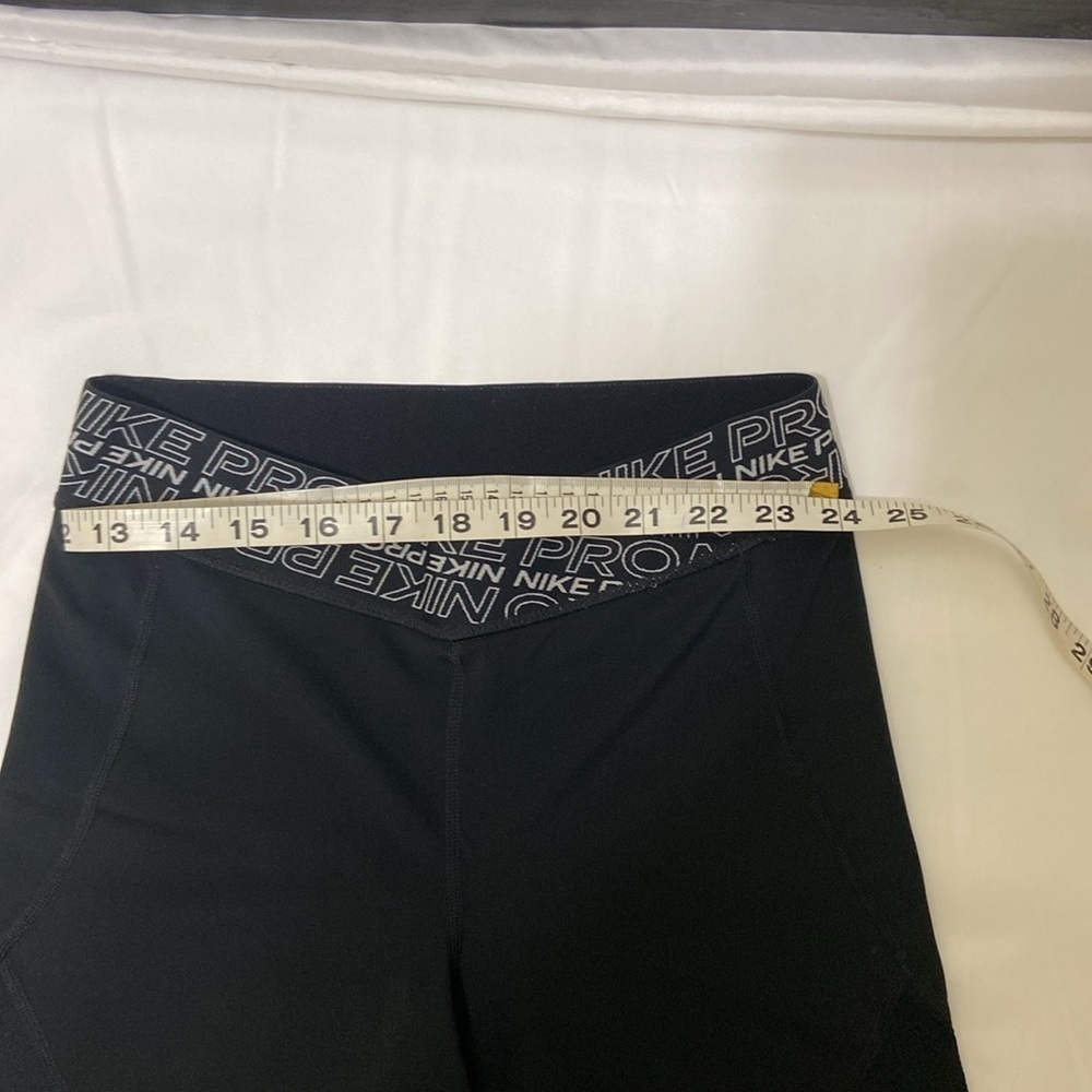 NIKE PRO DRI-FIT WOMEN’S BLACK LEGGINGS. MEDIUM. - Picture 2 of 14